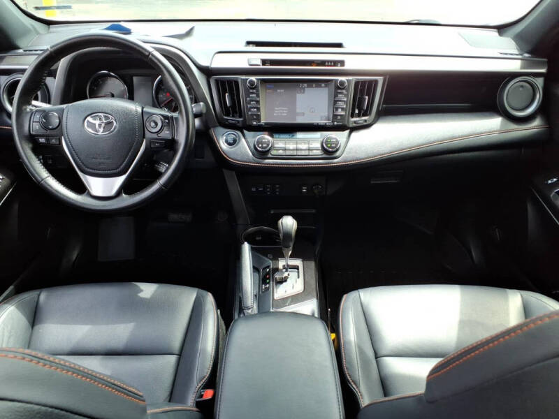2017 Toyota RAV4 SE