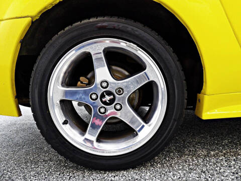 2004 Ford Mustang GT Deluxe