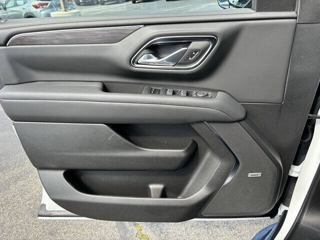 2024 Chevrolet Suburban LT