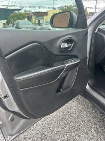 2019 Jeep Cherokee Latitude