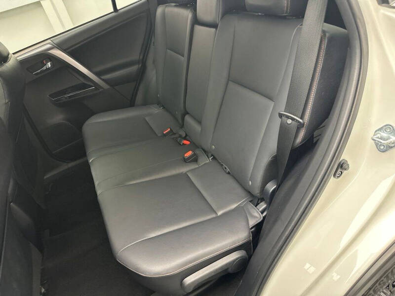 2017 Toyota RAV4 SE