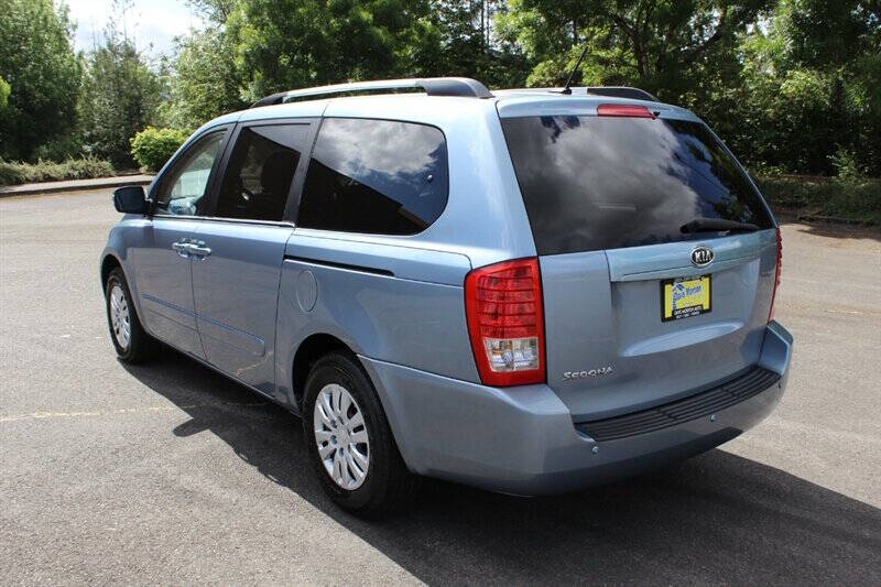 2012 Kia Sedona LX