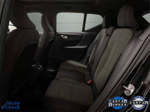 2025 Volvo XC40 B5 Core Bright Theme