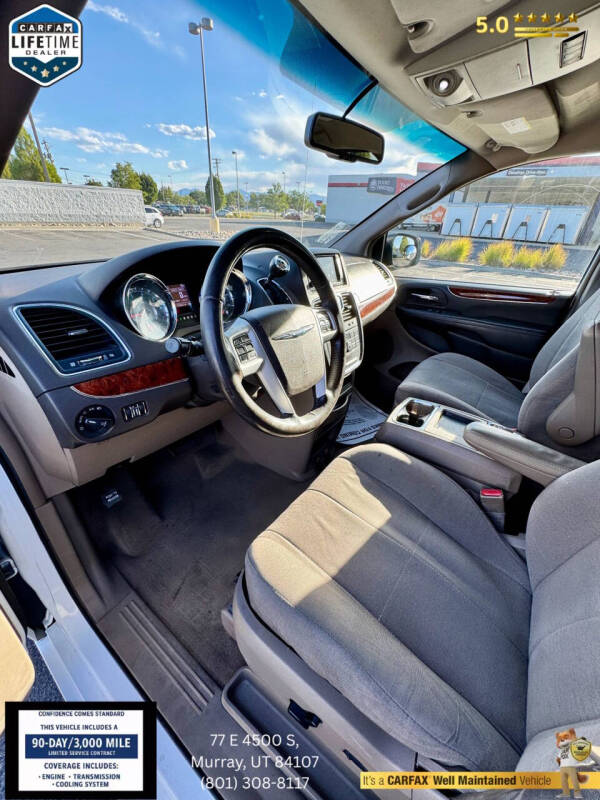 2015 Chrysler Town and Country Touring