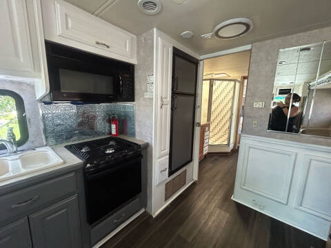 2005 Freightliner XCS Chassis