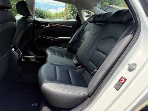 2017 Kia Cadenza Technology