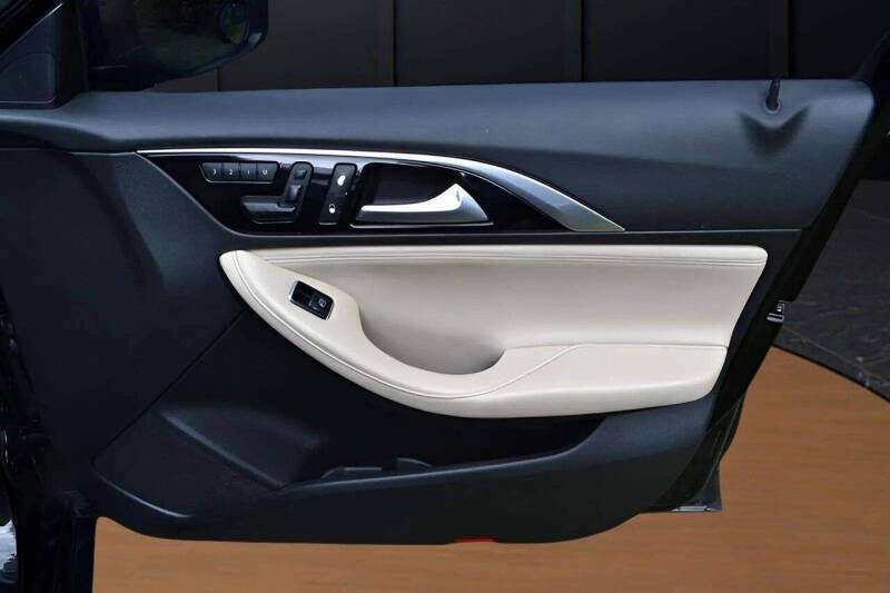 2017 Infiniti QX30 Luxury