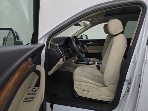 2023 Audi Q5 quattro Premium 40 TFSI