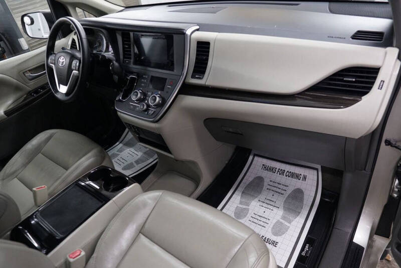 2016 Toyota Sienna