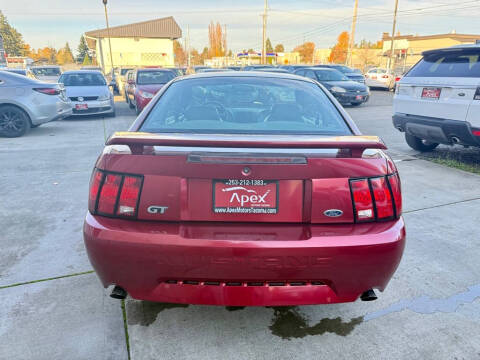 2004 Ford Mustang GT Deluxe