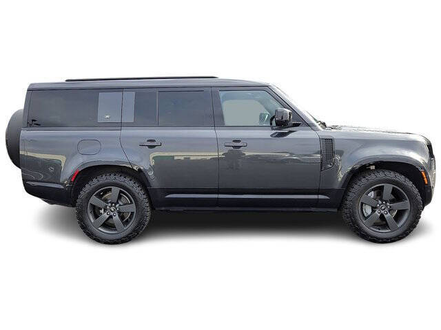 2023 Land Rover Defender 130 X-Dynamic SE