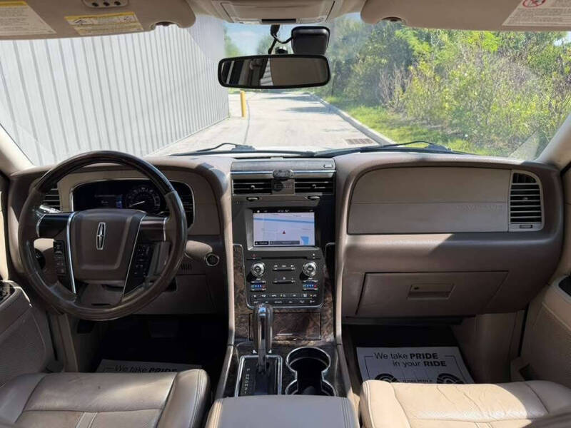 2017 Lincoln Navigator Select