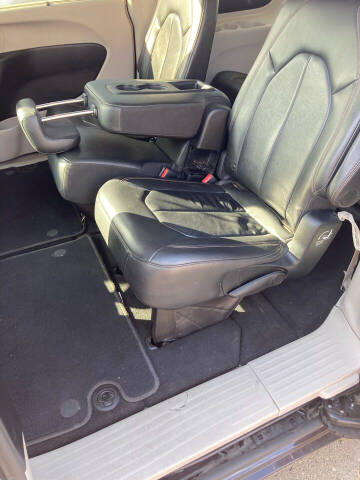 2017 Chrysler Pacifica Touring-L