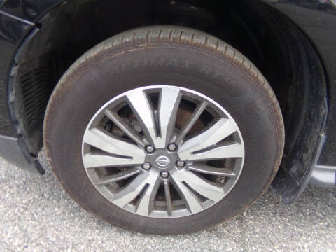 2017 Nissan Pathfinder SL
