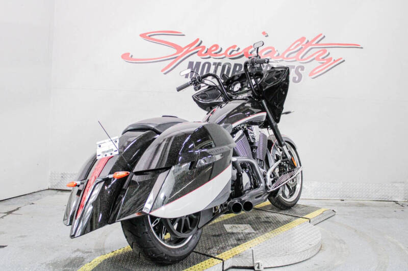 2015 Victory Magnum