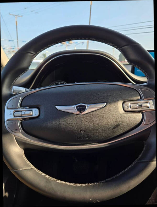 2023 Genesis GV70 2.5T Standard