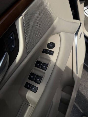 2017 Cadillac Escalade Luxury