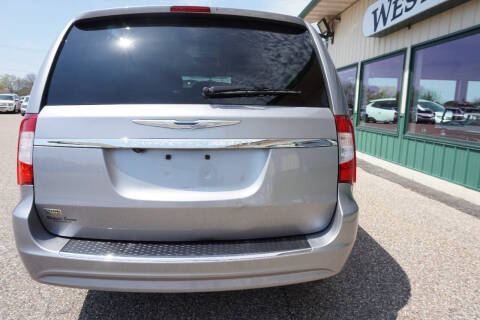 2016 Chrysler Town and Country Touring