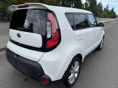 2015 Kia Soul +