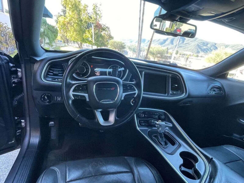 2015 Dodge Challenger SXT Plus