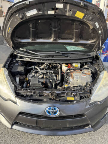 2014 Toyota Prius c Four