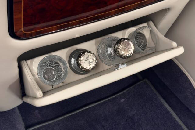 2001 Rolls-Royce Park Ward