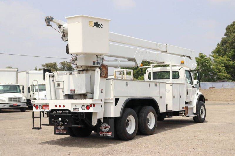 2017 Freightliner M2 106