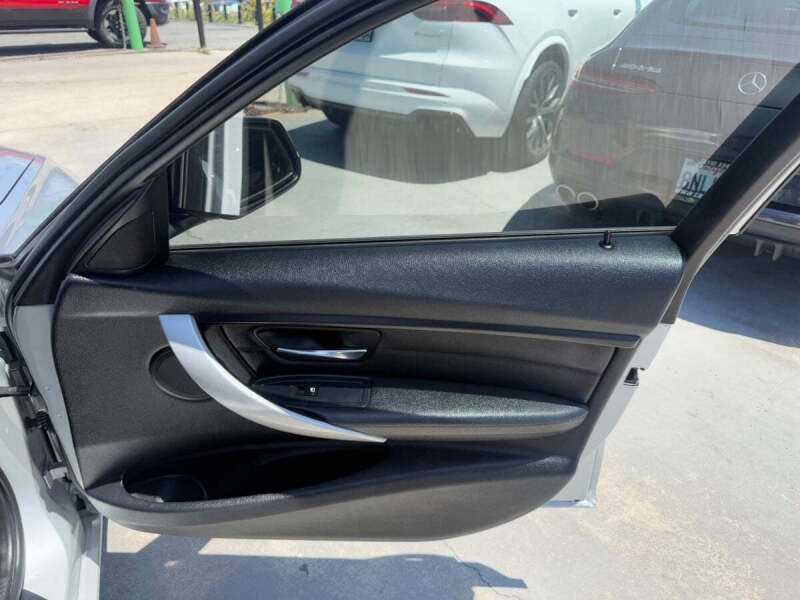 2012 BMW 3 Series 328i