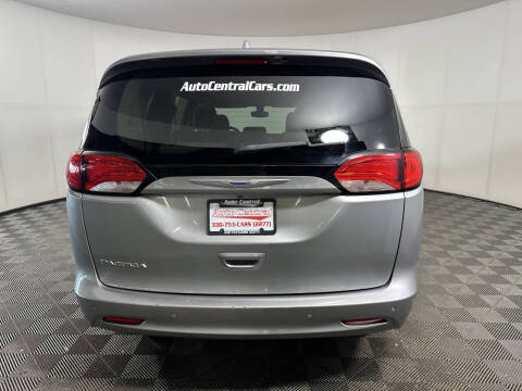2017 Chrysler Pacifica Touring