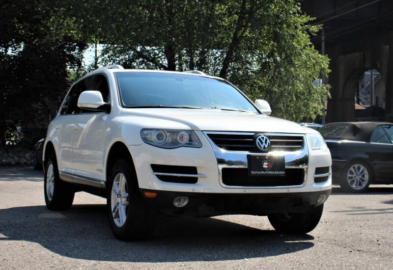 2009 Volkswagen Touareg 2 for sale at Cutuly Auto Sales in Pittsburgh PA