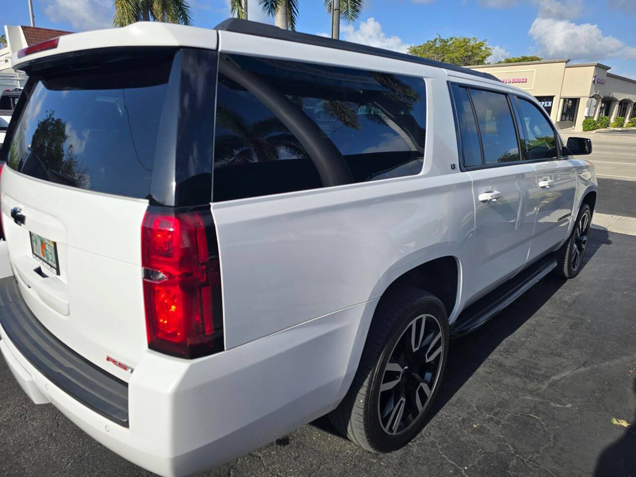 2019 Chevrolet Suburban 2