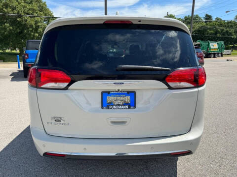 2020 Chrysler Pacifica Touring
