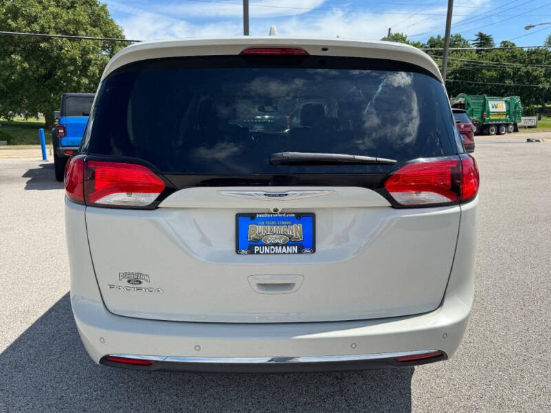 2020 Chrysler Pacifica Touring