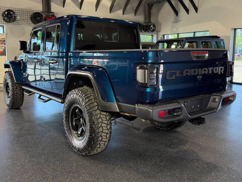 2025 Jeep Gladiator NightHawk
