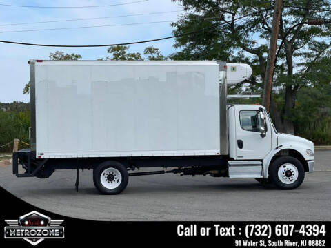 2011 Freightliner M2 106