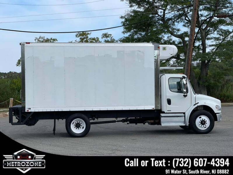 2011 Freightliner M2 106
