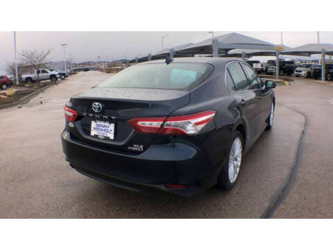 2020 Toyota Camry Hybrid XLE