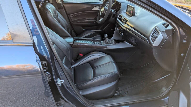 2018 Mazda MAZDA3 Touring