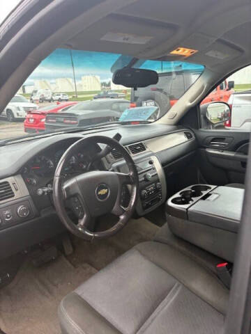 2010 Chevrolet Suburban LS