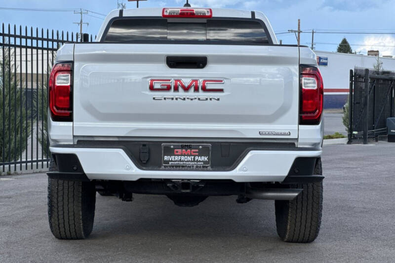 2024 GMC Canyon Elevation