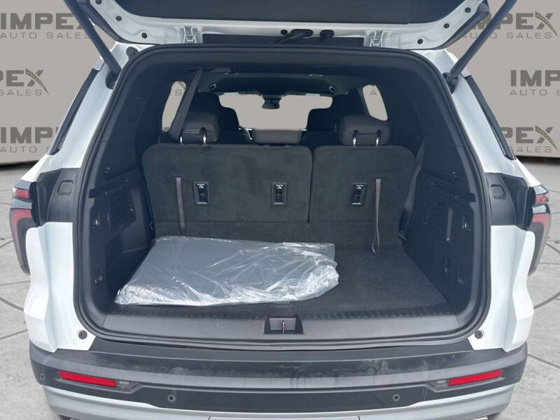 2025 Chevrolet Traverse LT