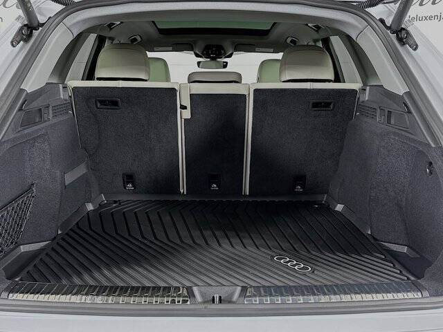 2025 Audi Q5 quattro Premium TFSI