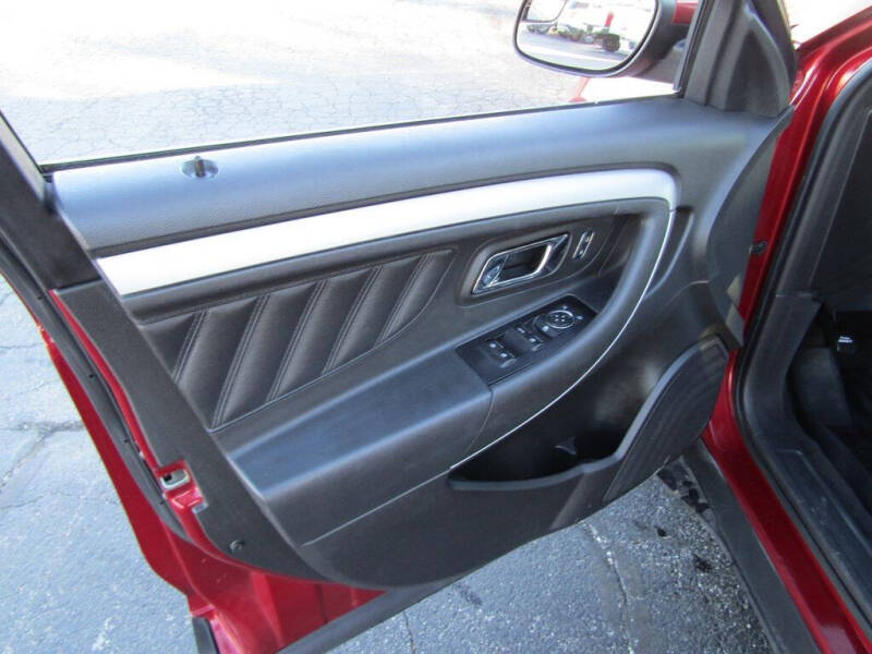 2018 Ford Taurus SEL