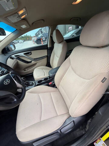 2014 Hyundai Elantra SE