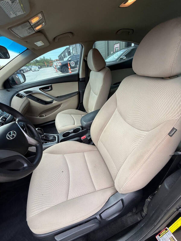 2014 Hyundai Elantra SE