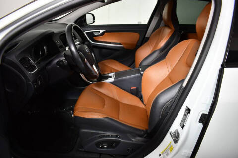 2015 Volvo V60 Cross Country T5