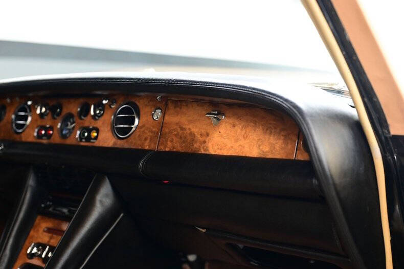 1972 Rolls-Royce SILVER CLOUD LWB