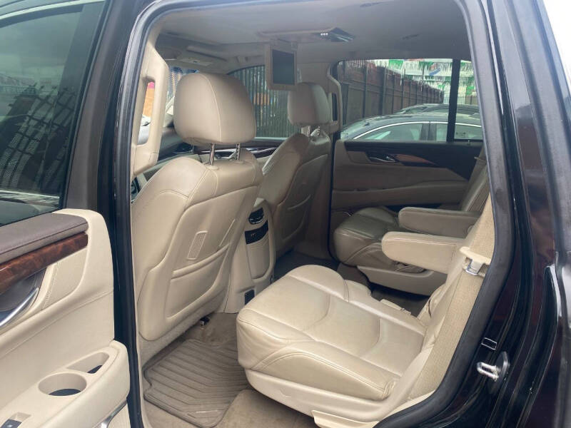 2015 Cadillac Escalade Luxury