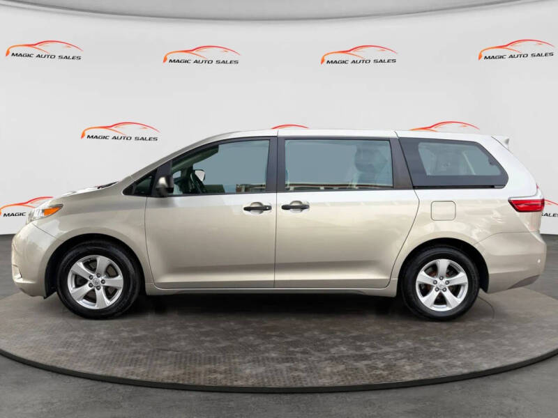 2017 Toyota Sienna L 7-Passenger