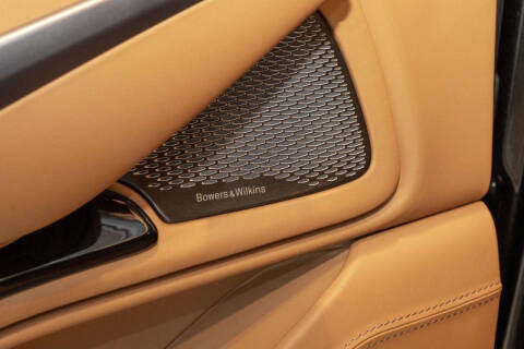2024 Aston Martin DBX